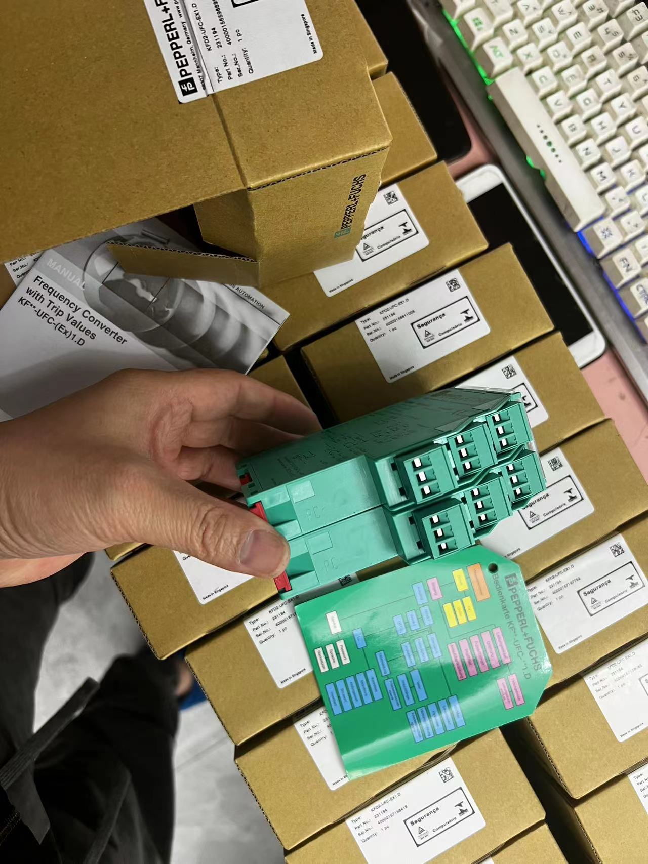 ���Ӹ���pepperl-fuchs��Kϵ�а�ȫդHiC2832R1