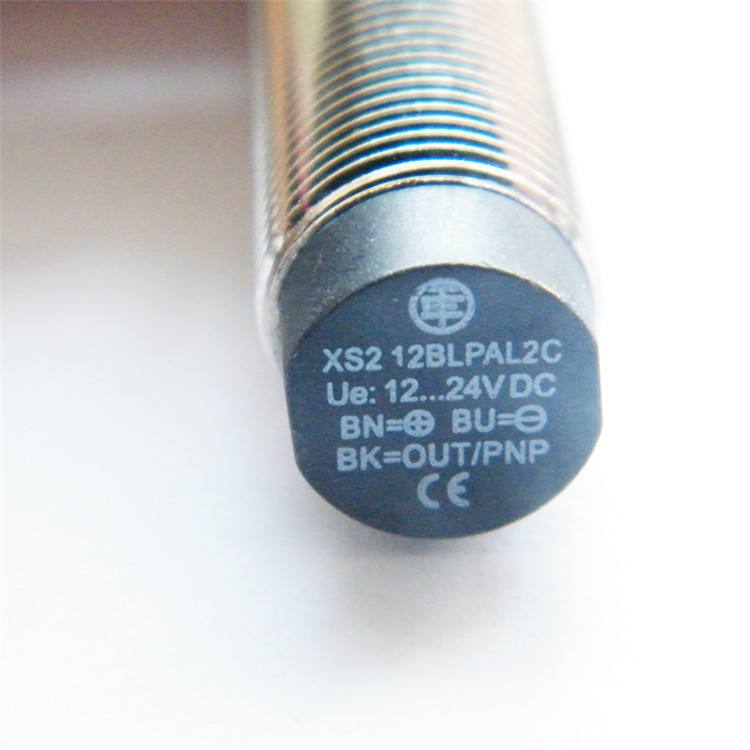 施耐德传感器XU5N18PP340WD正品批发现货，包邮 