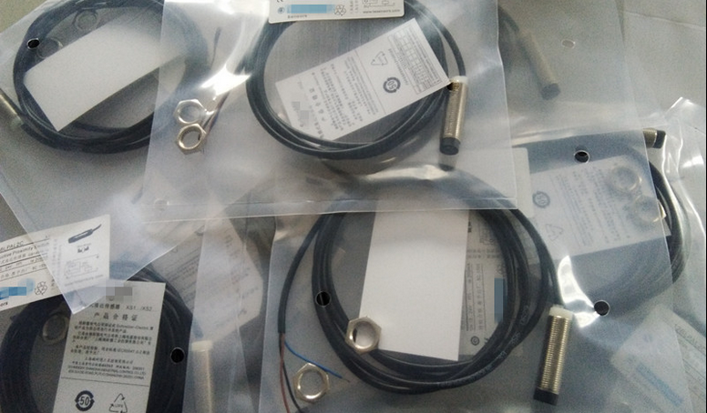 施耐德传感器XU2-M18MB230WK正品批发现货，包邮 