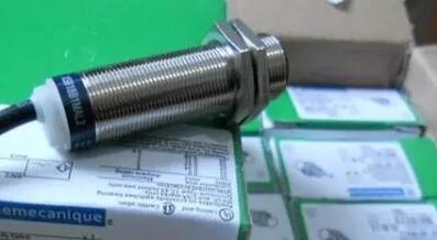 施耐德传感器XUL-J06353D正品批发现货，包邮 